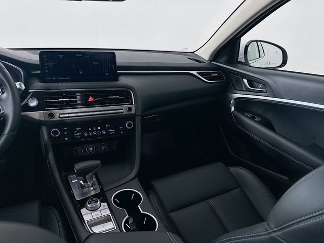 Thumbnail: 2025 Genesis G70 - 24