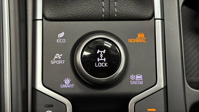 Used 2025 Black Kia X-Line EX image 35