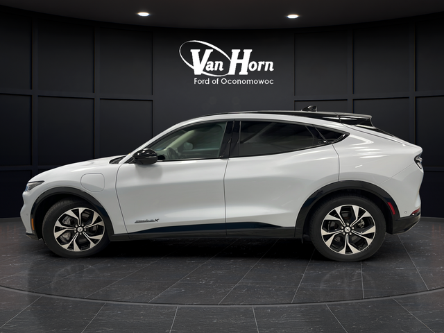 Used 2023 Space White Metallic Ford Premium image 4