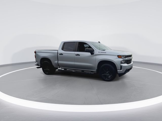 Used 2022 Silver Chevrolet Custom image 13