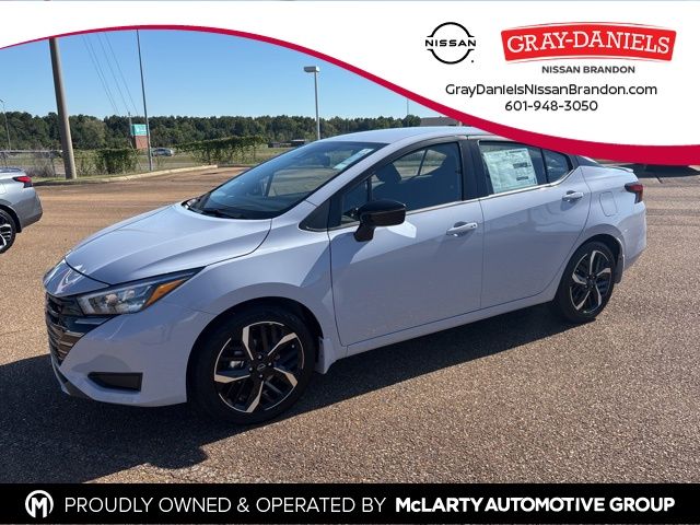 2025 Nissan Versa SR's photo