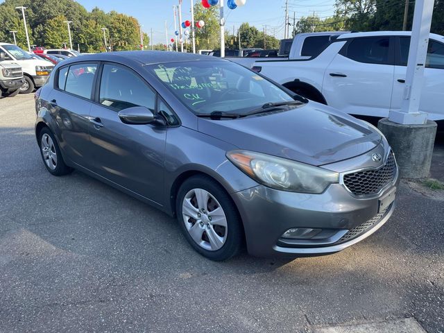 Gray (Steel Metallic) 2016 Kia Forte5 Hatchback Front-Wheel Drive 6-Speed Automatic