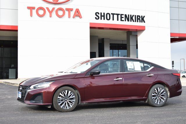 2024 Nissan Altima 2.5 SV FWD