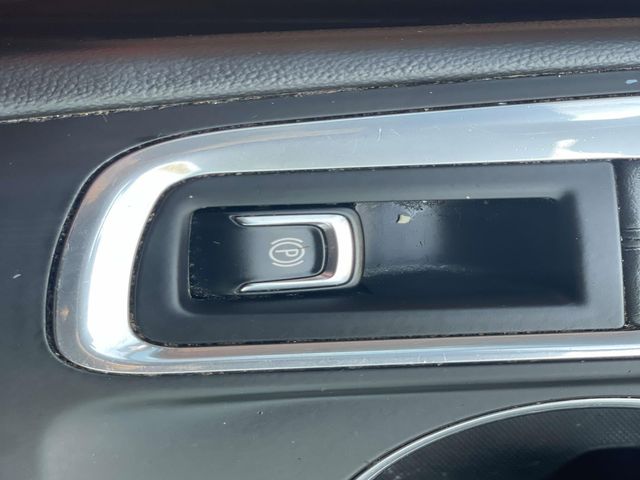 Used 2018 Black Chevrolet Premier image 22