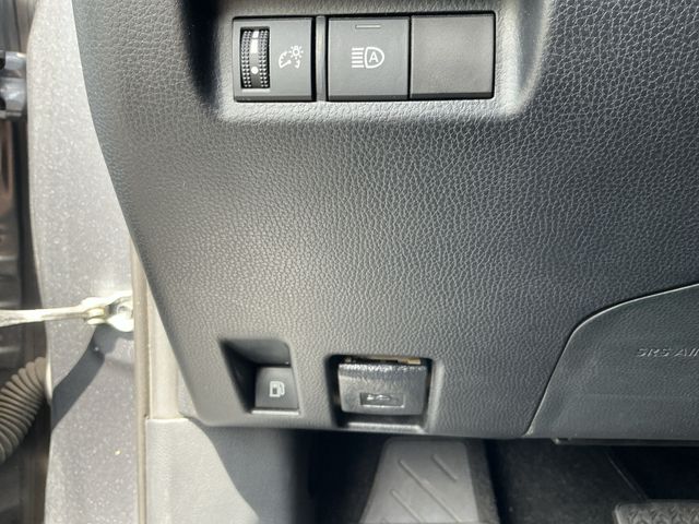Used 2019 Gray Toyota LE image 27