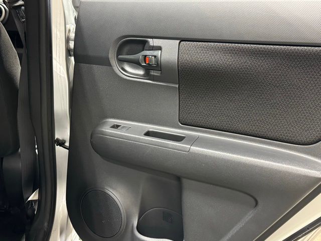 2009 Scion xB Base 29