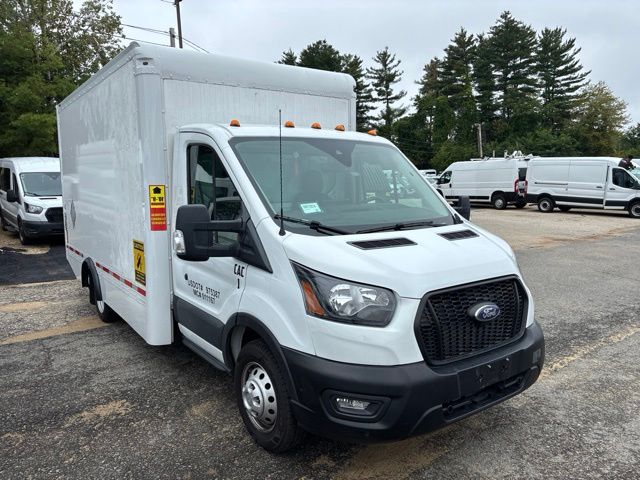 Oxford White 2022 Ford Transit Chassis Van Rear-Wheel Drive
