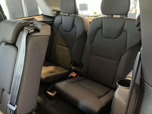 New 2026 Black Volvo B6 Plus 7-Seater image 18
