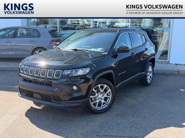 Diamond Black Crystal Pearlcoat 2022 Jeep Compass SUV / Crossover Four-Wheel Drive 9-Speed Automatic