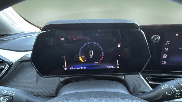 Used 2025 White Chevrolet LT image 15