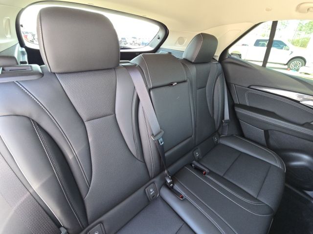 2023 Buick Envision Essence:C02538