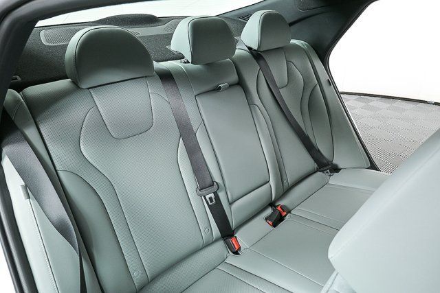 Elantra Hybrid Limited