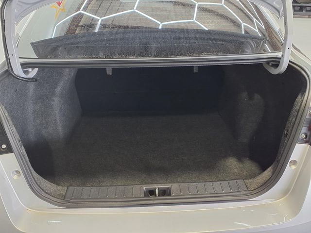 2023 Nissan Versa 1.6 S - 9