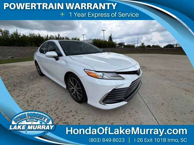 White (Wind Chill Pearl) 2024 Toyota Camry Sedan Front-Wheel Drive 8-Speed Automatic