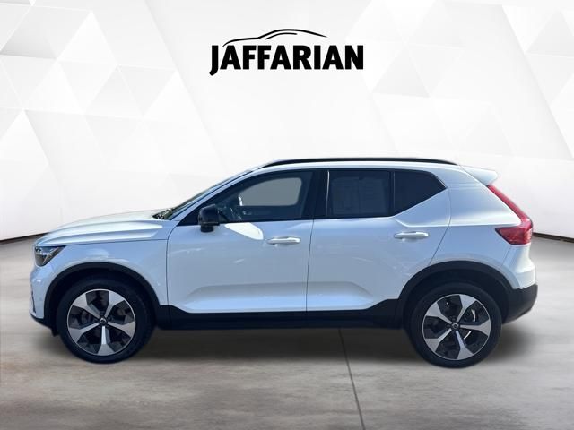 Used 2024 Volvo XC40 SUV