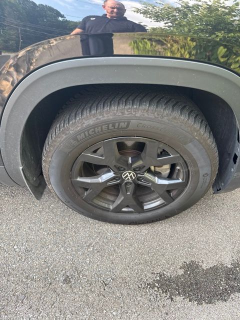 2024 Volkswagen Atlas 2.0T Peak Edition SE w/Technology Black at Sutliff Volkswagen