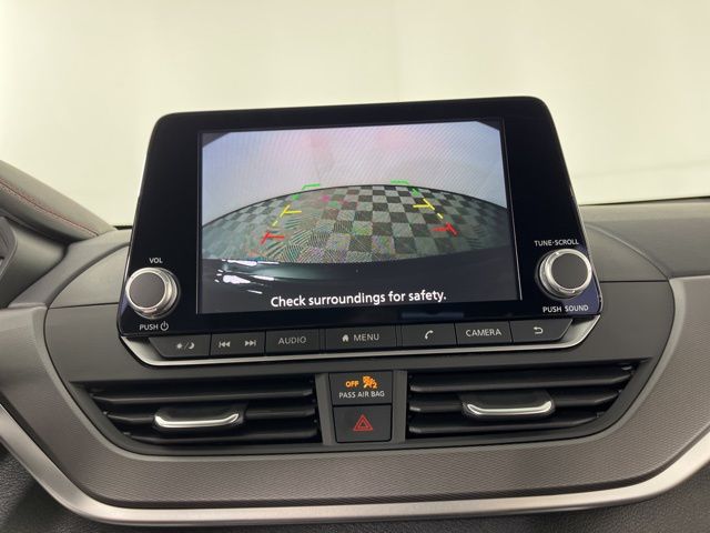 2025 Super Black Clearcoat Nissan Altima 2.5 SR FWD Sedan