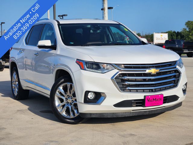 White (Iridescent Pearl Tricoat) 2021 Chevrolet Traverse SUV / Crossover Front-Wheel Drive 9-Speed Automatic