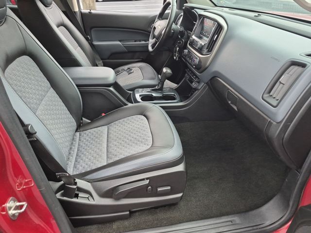 Used 2016 Red Chevrolet Z71 image 37
