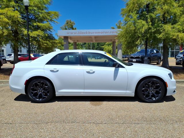 2019 Chrysler 300 Touring RWD