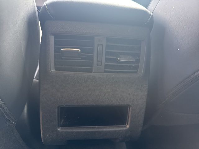 Used 2025  Mitsubishi SE image 34