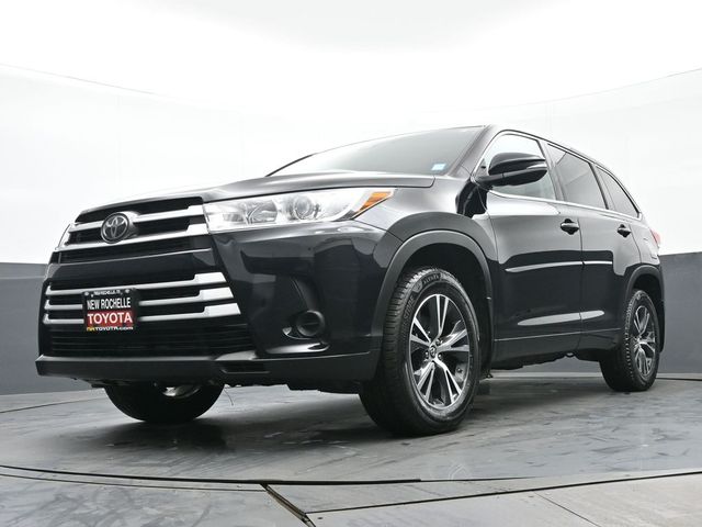 2018 Toyota Highlander LE 28