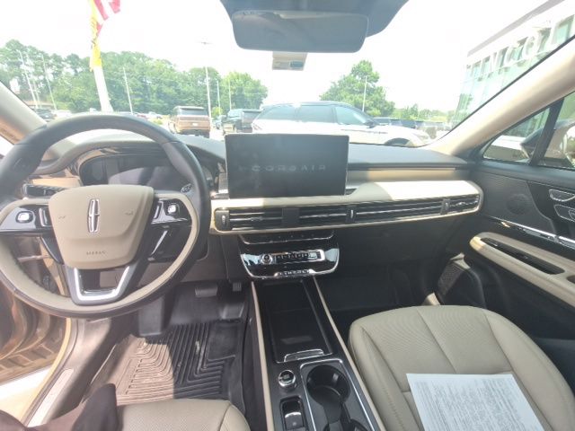 Used 2025 Gray Lincoln Premiere image 4
