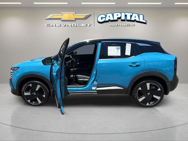Used 2025 White Nissan SR image 9