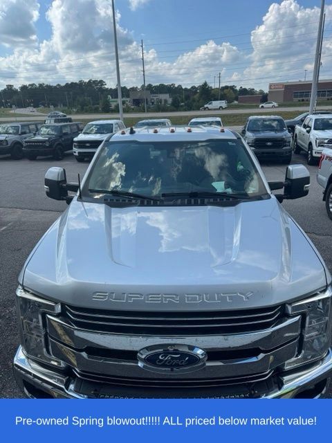 Used 2019 Silver Ford Lariat image 2