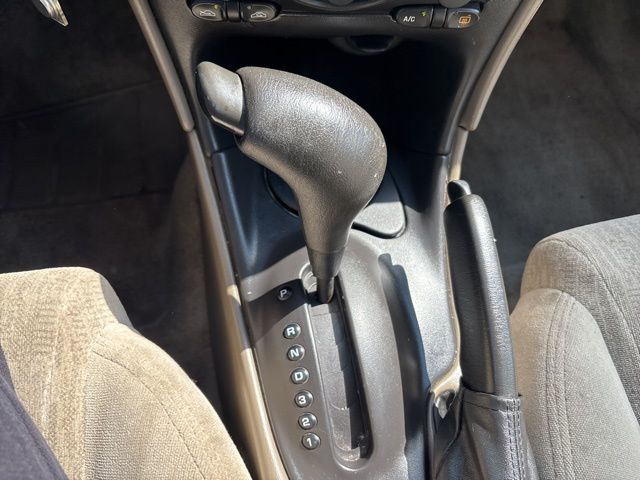 2001 Oldsmobile Alero GL photo