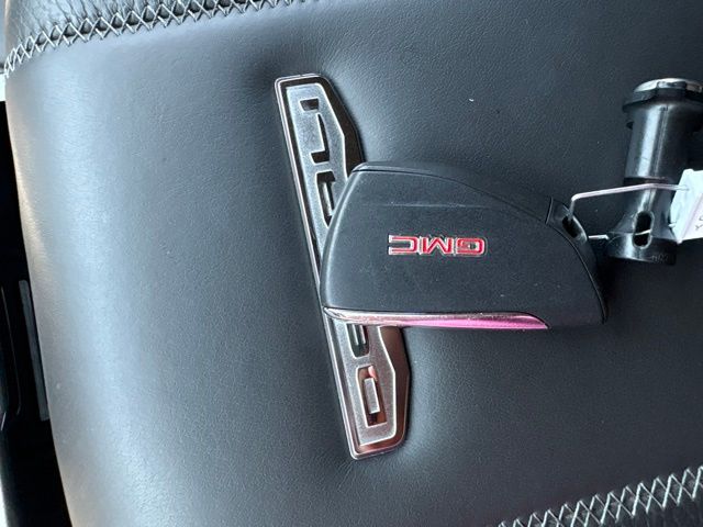 Used 2025 GMC Yukon XL SUV