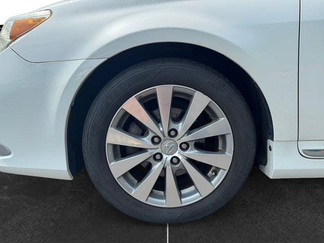 2011 Toyota Avalon Limited - Blizzard Pearl exterior view 9