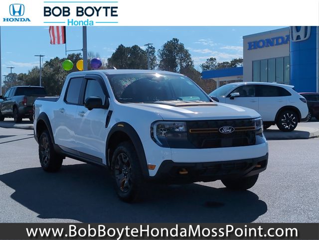 Oxford White 2025 Ford Maverick Tremor SuperCrew AWD Pickup Truck All-Wheel Drive 8-Speed Automatic