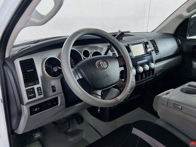 Used 2007 White Toyota SR5 image 28
