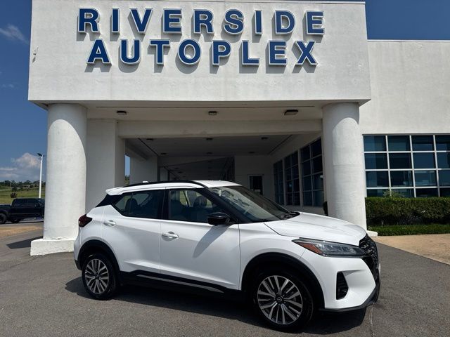 White (Fresh Powder) 2024 Nissan Kicks SUV / Crossover Front-Wheel Drive Continuously Variable Transmission
