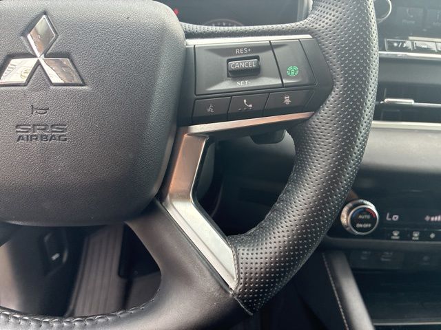 2024 Mitsubishi Outlander SE  at Royal Nissan