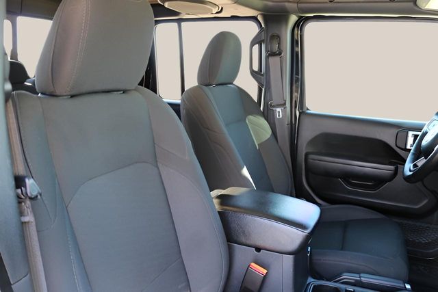 Used Car 2022 Jeep Gladiator  Willys For Sale Under $40,000 In Austin, Texas