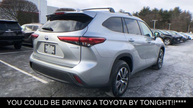 2021 Toyota Highlander Hybrid XLE 8