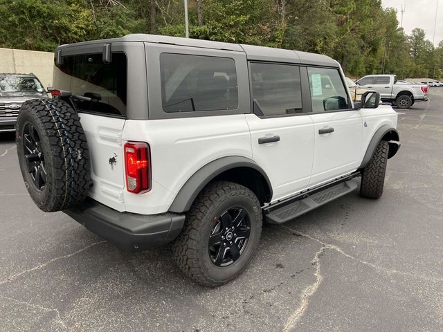 2024 Ford Bronco Black Diamond 3