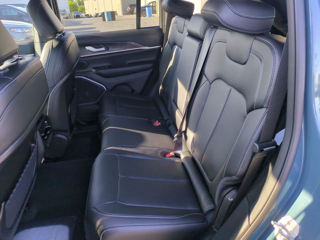 new 2026 Jeep Grand Cherokee car, priced at $43,550