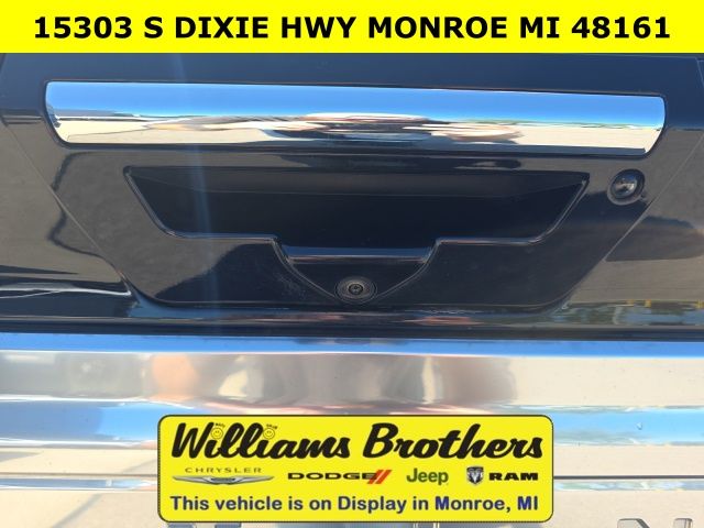 2020 Ford F-150 Platinum - Black exterior view 9