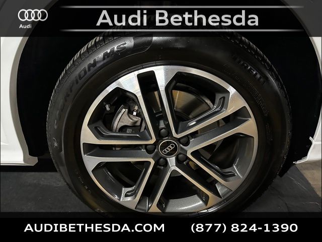 Used 2025 White Audi  image 9
