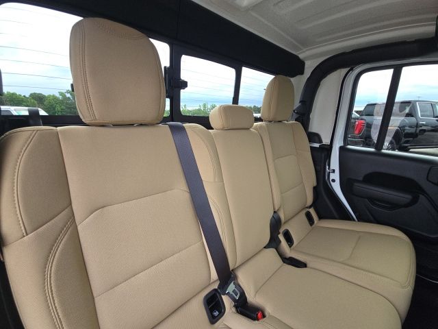 2023 Jeep Gladiator Sport S:46141A