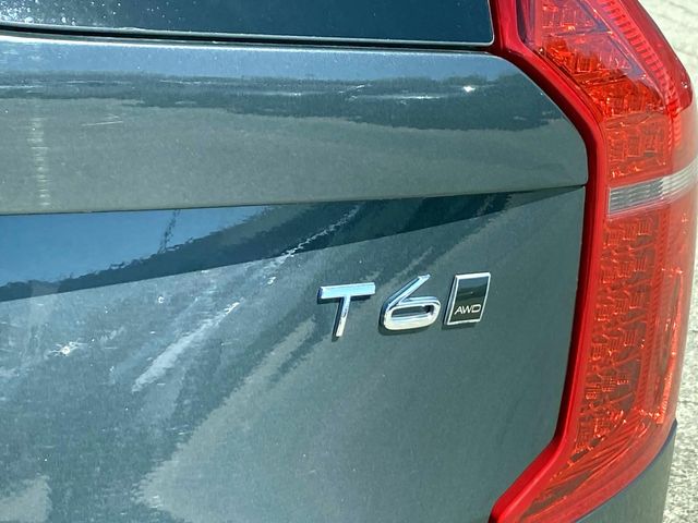 2022 Volvo XC90 T6 Momentum Gray Metallic - Grieco Acura - Image 5