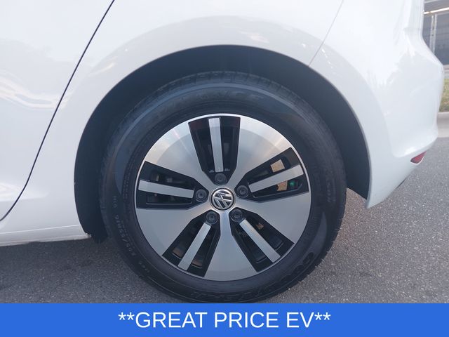 Used 2015 White Volkswagen SEL Premium image 30
