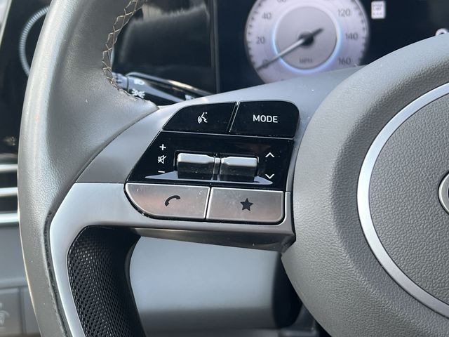 Used 2025 Silver Hyundai SEL Convenience image 30