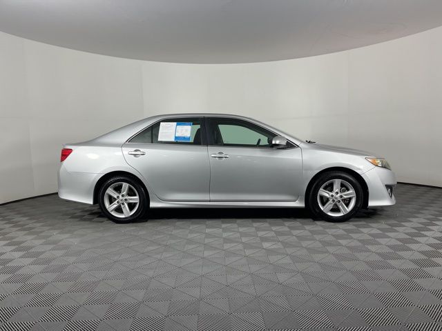 2012 Toyota Camry SE 11