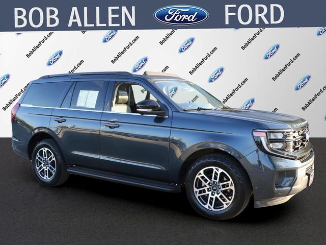 Used 2025 Ford Expedition Active with VIN 1FMJU1J82SEA51083 for sale in Kansas City