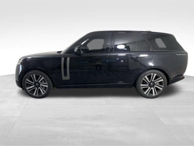 2023 Land Rover Range Rover SE 4