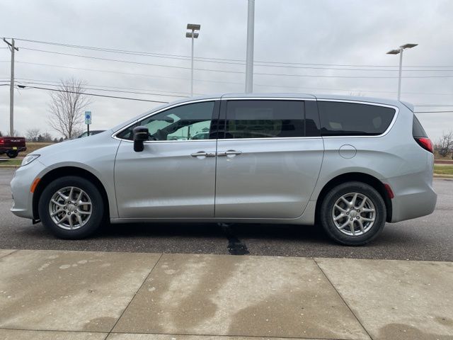 2026 Chrysler Pacifica Select - Silver Mist Clearcoat exterior view 8